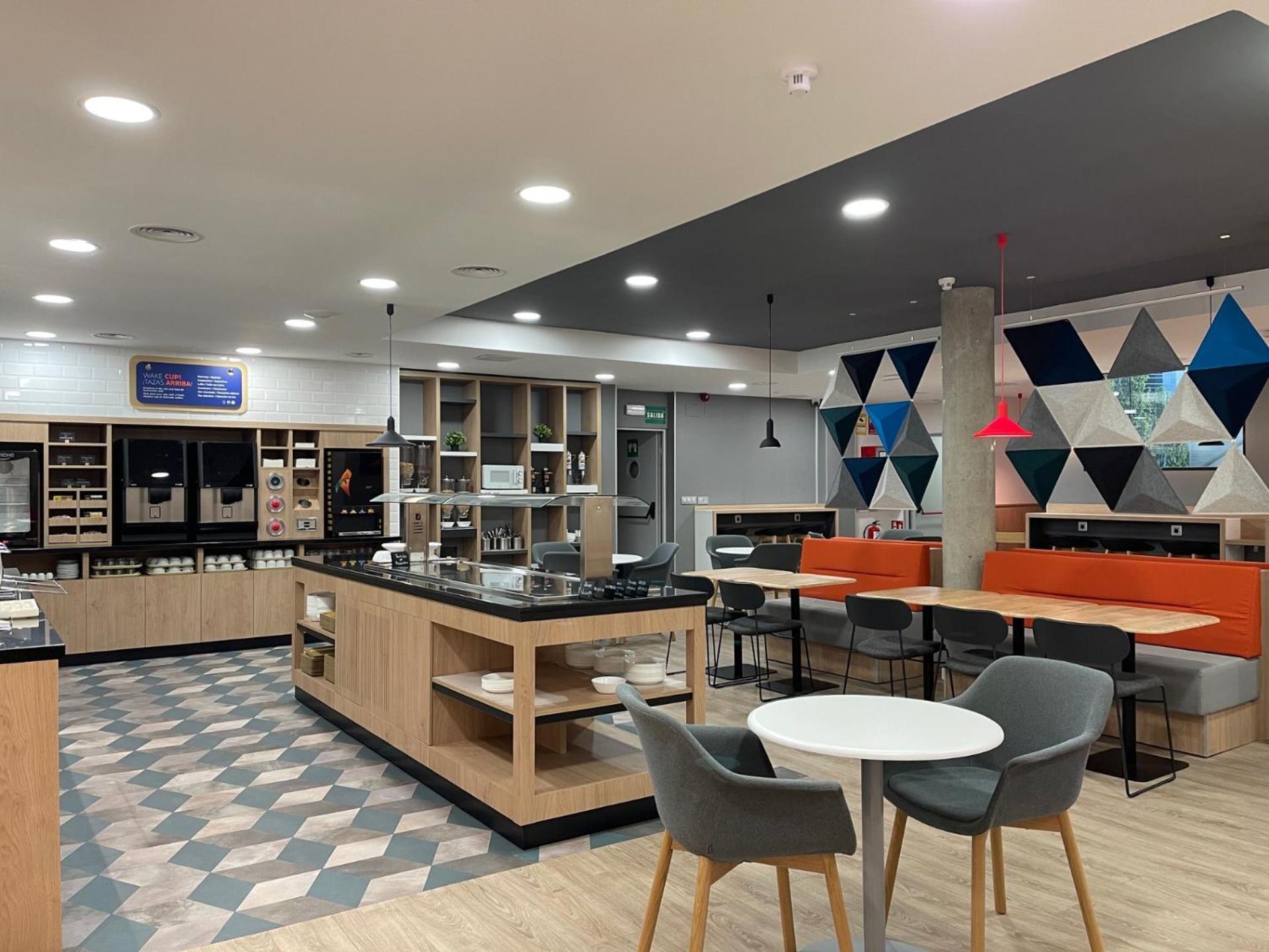 Holiday Inn Express San Sebastian De Los Reyes By Ihg Exterior photo