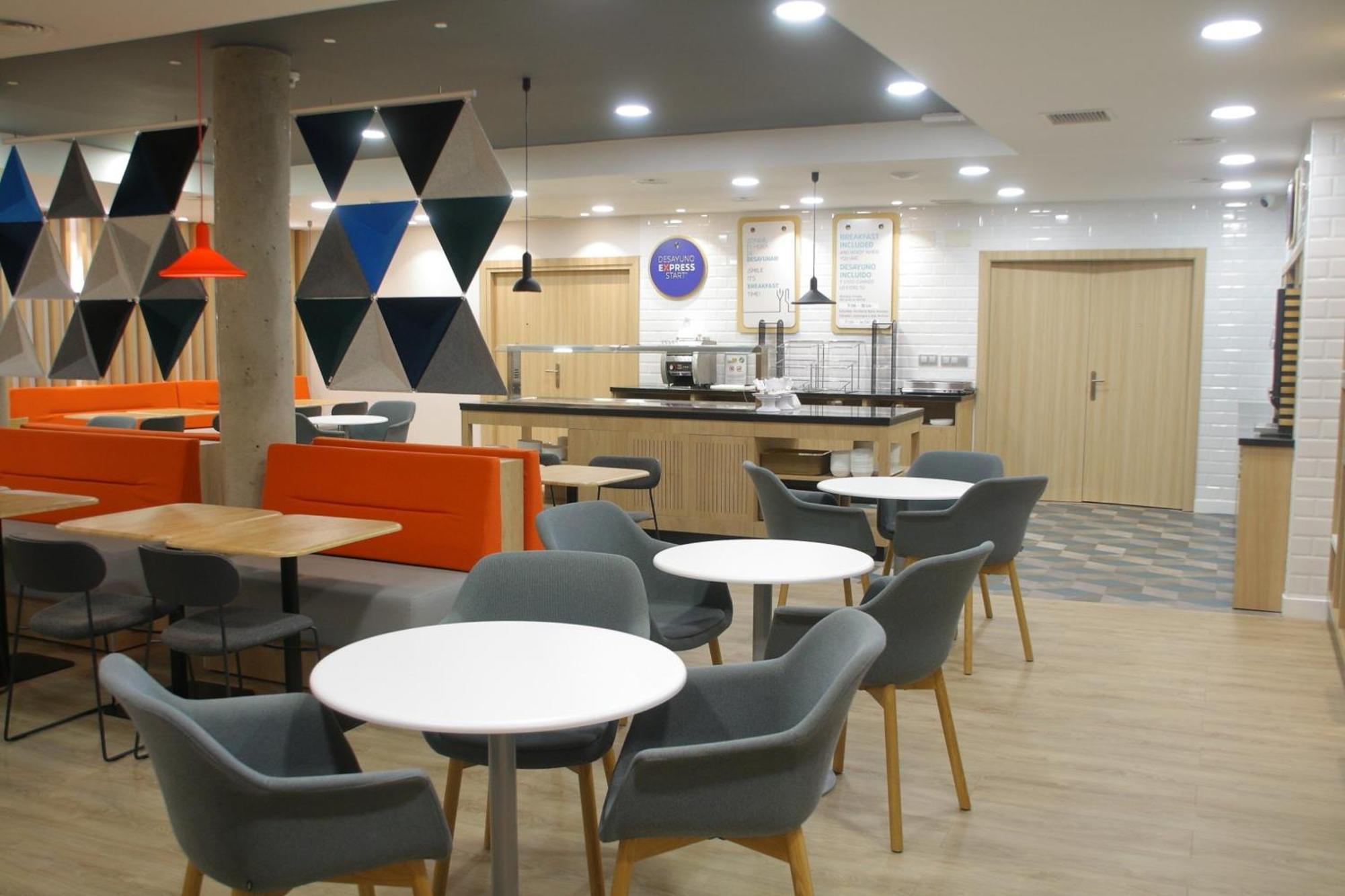 Holiday Inn Express San Sebastian De Los Reyes By Ihg Exterior photo