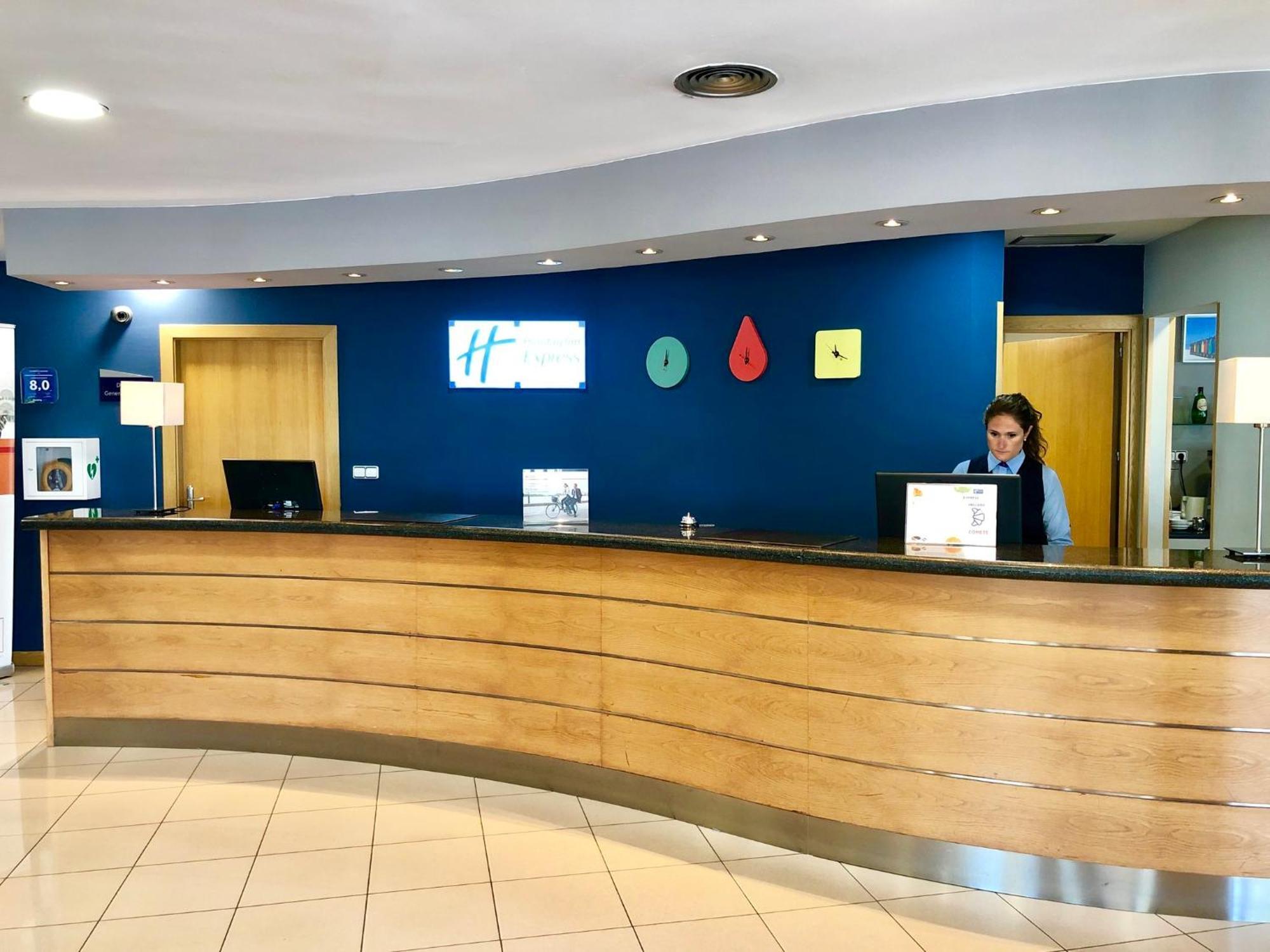 Holiday Inn Express San Sebastian De Los Reyes By Ihg Exterior photo