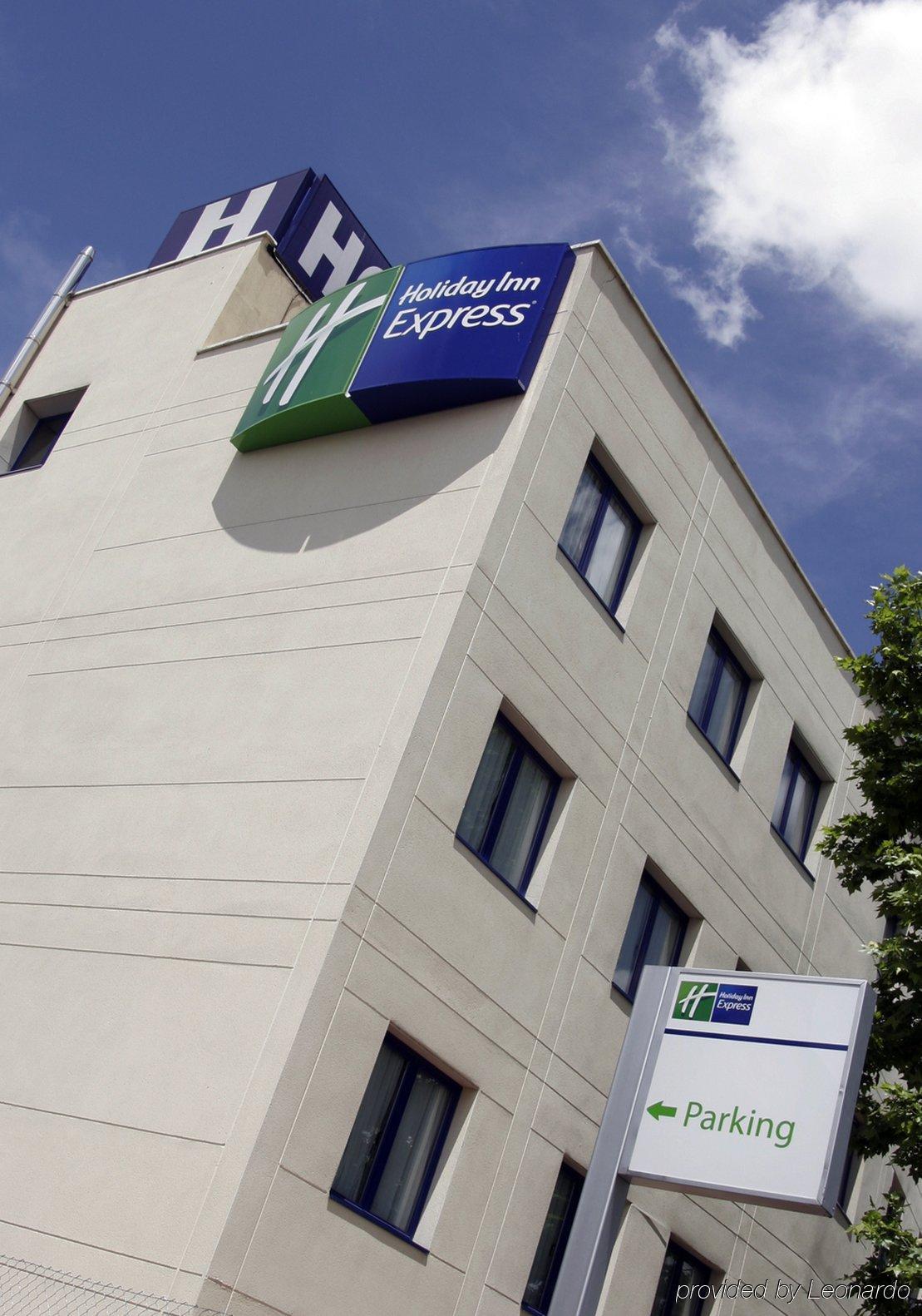 Holiday Inn Express San Sebastian De Los Reyes By Ihg Exterior photo