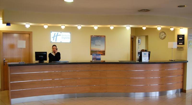 Holiday Inn Express San Sebastian De Los Reyes By Ihg Exterior photo