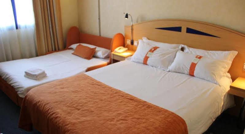Holiday Inn Express San Sebastian De Los Reyes By Ihg Exterior photo